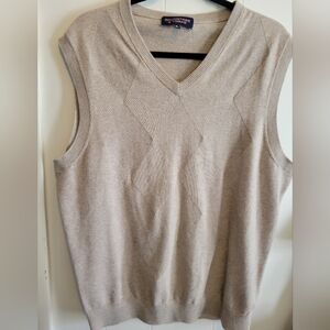 Roundtree & Yorke Cream Argyle V-Neck Sweater Vest